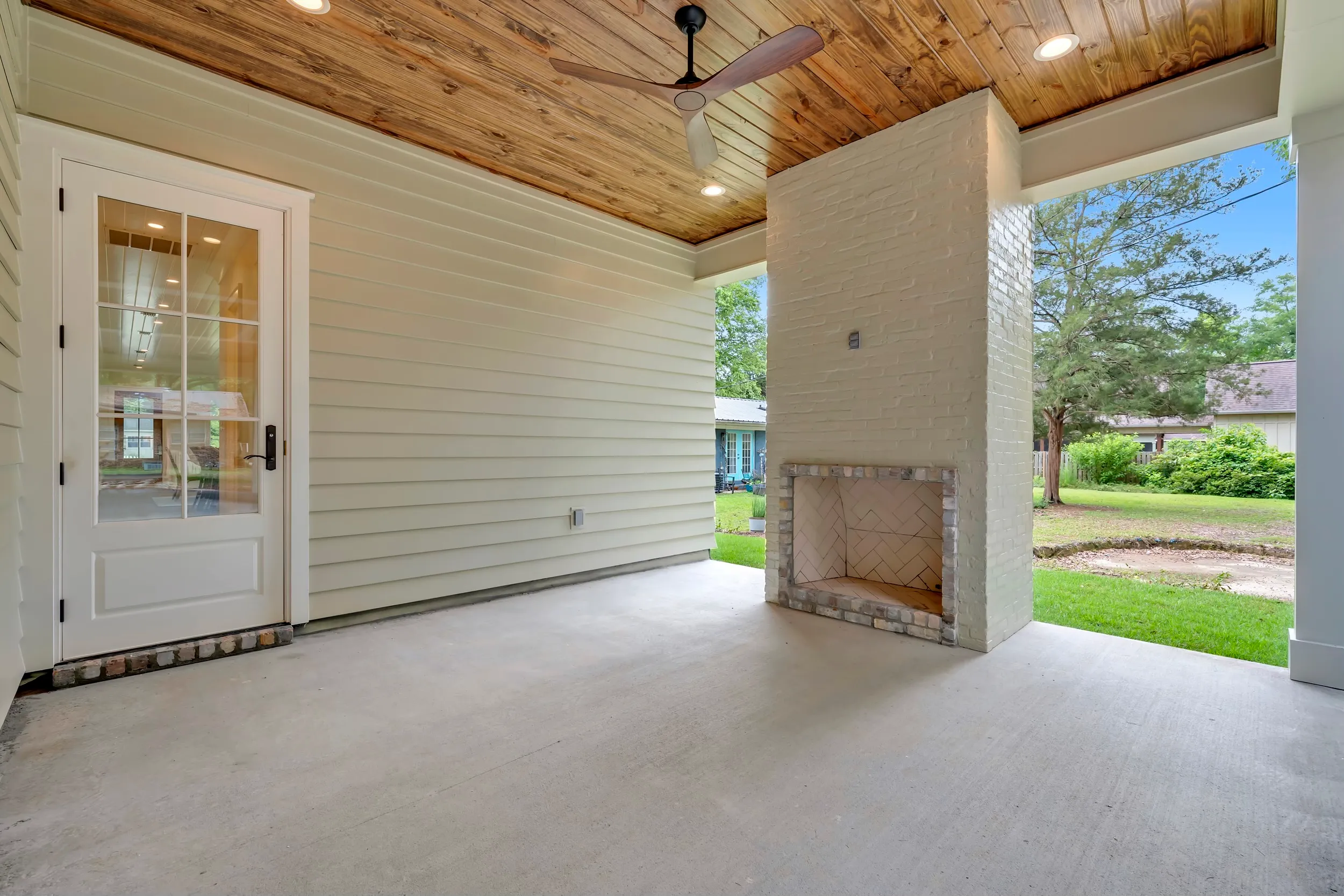 Custom home built by Point Clear Building Company on Alabama's Eastern Shore — project photo 14