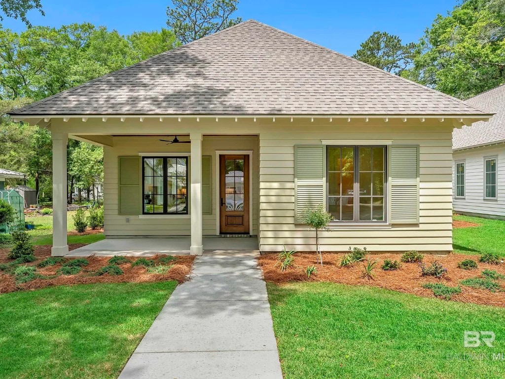 Exterior of 410 Azalea St #102 in Fairhope, AL